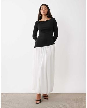 DASKA Jurk Met Boothals, Asymmetrische Verlaagde Taille En Maxi-Lengte - Wit