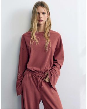 Pull&Bear T-shirt mit langen ärmeln und stern-nieten - Rot
