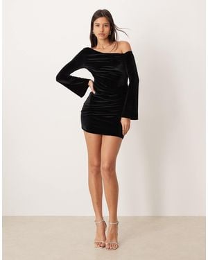 women's black velvet dress long sleeve Loretta Caponi Accademia Black Velvet Bell Sleeve Catherine Maxi Dress Accademia / XS
