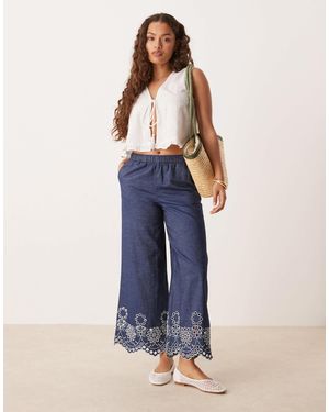 JDY Petite Embroidery Detail Cropped Trousers - Blue
