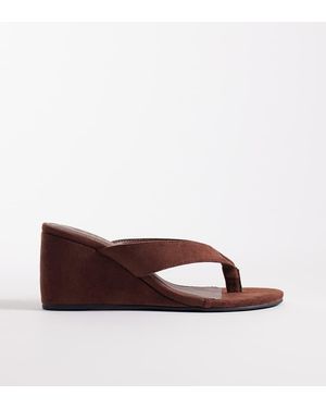 SEQWL Wide Fit Ines Thong Wedge Sandal - Brown