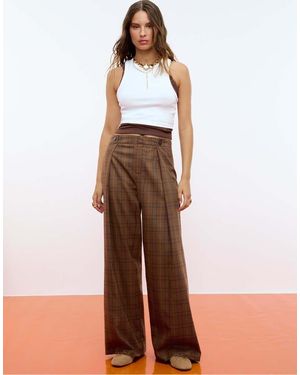 Stradivarius Checked Smart Trousers With Darts - Brown