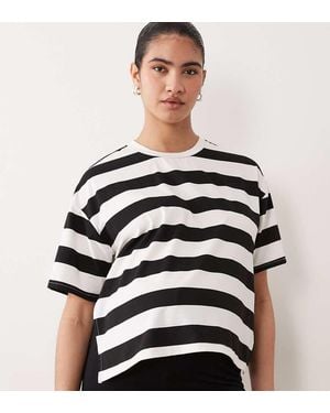 Mama.licious Mamalicious Maternity Boxy Cropped Split Side T-shirt - Black