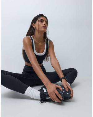 4505 Active Double Layer Scoop Neck Medium Support Sports Bra - Black