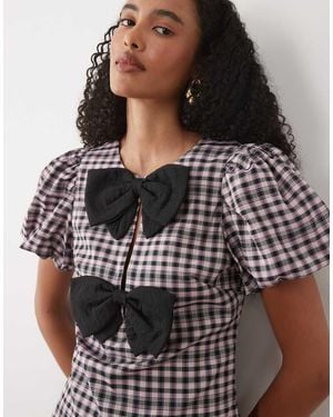 Sister Jane Top De Cuello Redondo Con Mangas Abullonadas Y Detalle De Lazo En Cuadros Vichy Rosa - Negro