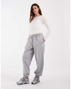 adidas Originals Trefoil Essential joggers - White