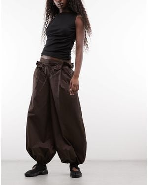 Monki Tailored Balloon Trousers With Frill Detail - Brown