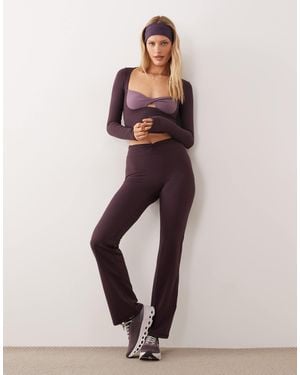 BO+TEE Bo+tee Ruched Front V-waist Flare leggings - Pink