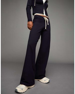 Bershka Petite - pantalon en jersey duveteux - Noir