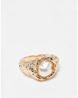 ASOS Bague texturée effet fondu avec perle fantaisie - Métallisé