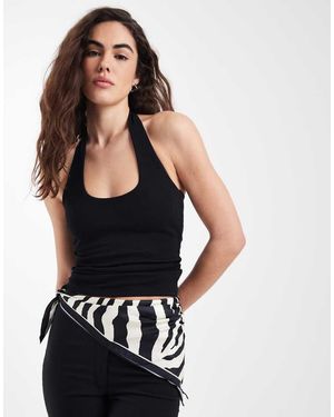 New Look Halter Neck Vest - Black
