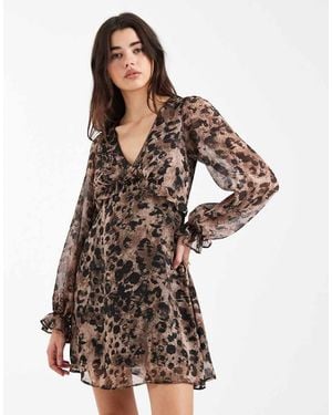 New Look Mini Jurk Van Chiffon Met Ruches, V-Hals En Luipaardprint - Wit