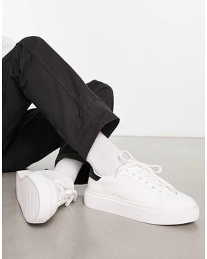 ASOS – klobige sneaker zum schnüren - Schwarz