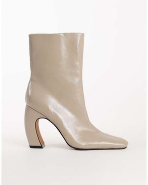 TOPSHOP Botín Karter Con Tacón Curvado En Piel Sintética Elástica Color Mink-Neutro - Blanco