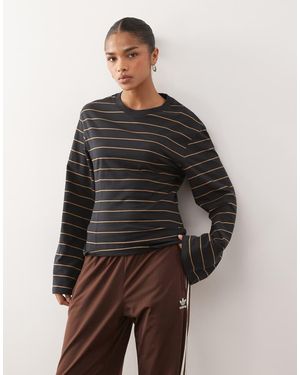 Monki Getailleerde Gestreepte Top Van Jersey Met Lange Mouwen En Structuur - Bruin