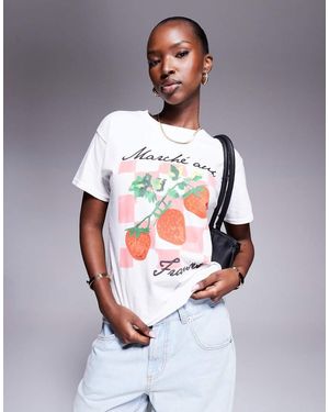 River Island T-Shirt Baby Bianca Con Stampa Di Fragole E Quadretti - Bianco