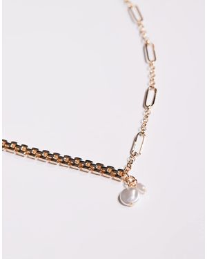 ASOS Collar De Cadenas Variadas Con Perlas De Imitación De - Blanco