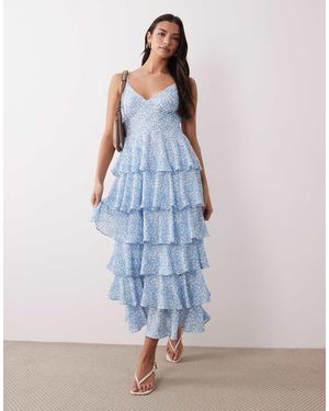 Pretty Lavish Vestido De Gasa Con Volantes Escalonados Y Estampado Abstracto Azul