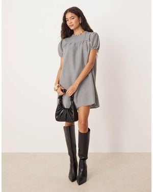 Glamorous – -weiß kariertes babydoll-hängerkleid zum überziehen - Natur