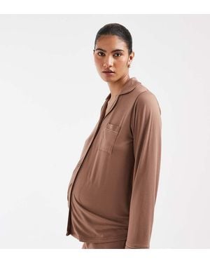 Loungeable Maternity Superzachte Jersey Revers Top En Pyjamaset Met Wijde Pijpen En Biesdetail - Bruin