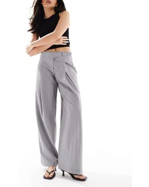 Bershka Wide Leg Tailored Trouser With Belt Detail - Grey