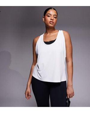 4505 Curve Icon Active Quick Dry Chuck On Performance Vest - White