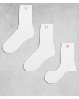 Pieces 3 Pack Gold Embroidered Socks - White