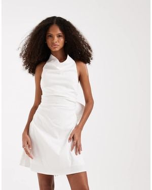 TFNC London Vestito Corto Da Sposa Allacciato Al Collo Con Fiocco Sul Retro Color Avorio - Bianco