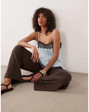 ASOS Satijnen Camitop Met Kanten Rand En Lange Pasvorm - Bruin