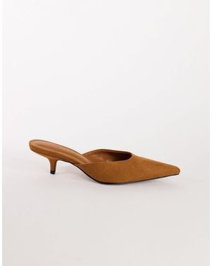 TOPSHOP Gigi Kitten Heel Court Shoe - White