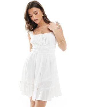 Stradivarius – schwingendes kleid - Weiß