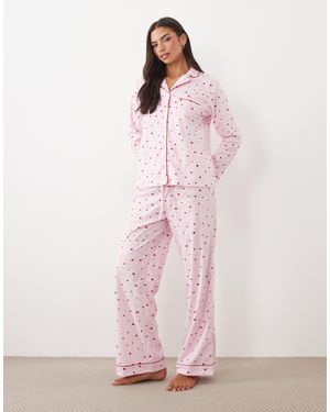 Boux Avenue Ensemble pyjama chemise à manches longues à col ouvert et pantalon dans un sac imprimé cœurs s - Rose