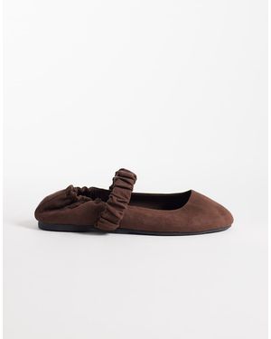 ASOS Bailarinas Color Chocolate Estilo Merceditas Con Detalle Fruncido De Antelina Lira De - Marrón