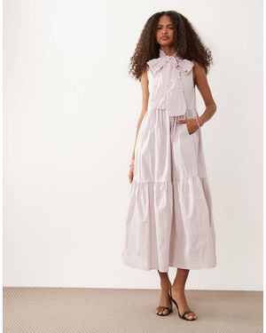 Sister Jane Robe longue à rayures ondulées avec jupe à volants étagés et détail nœud - lilas - Rose