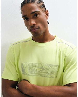 Nike Miler Dri-Fit Winterised Top Met Korte Mouwen - Groen
