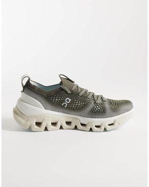 On Shoes Cloud x tempo baskets d'entraînement et blanches - Marron