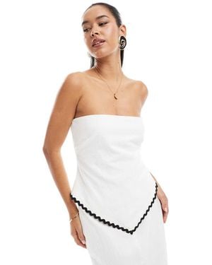 4th & Reckless Linen Look Bandeau Envelope Hem Contrast Scallop Trim Top Co-ord - White