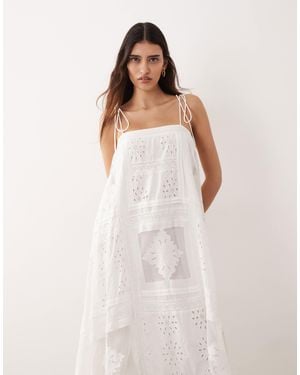 ARRANGE Robe mi-longue à encolure carrée et broderies - Blanc