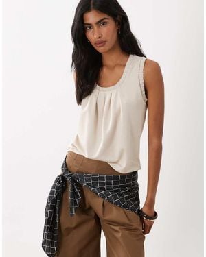 ASOS Hemdje Met Geweven Afwerking En Geplooid Detail - Wit