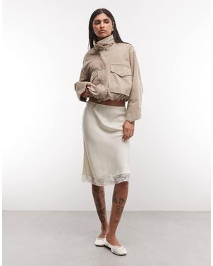 Reclaimed Vintage Falda Satinada De Largo Irregular Con Ribete De Encaje En-Blanco - Neutro