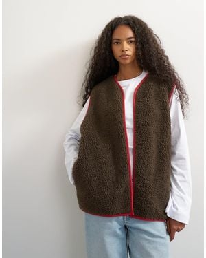 TOPSHOP Chuck On Borg Gilet - Brown