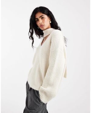 4th & Reckless Wool Feel Scarf Detail V Neck Sweater - Natural