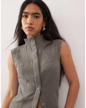 Weekday Sleeveless Funnel Neck Button Up Top - Grey