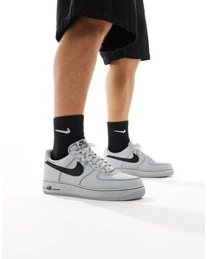 Nike Air Force 1 Sneakers With Contrast Stitch Detail - Black