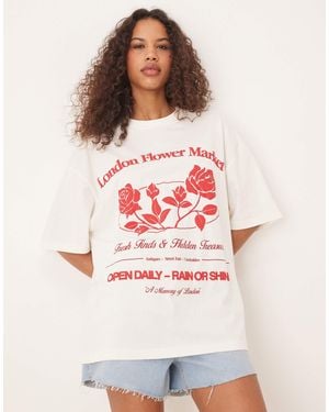 ASOS Oversized T-shirt With Flower Market Graphic - Natural