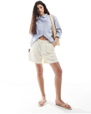 Stradivarius – elegante shorts - Weiß