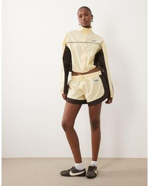 ASOS Weekend Collective - Neutro