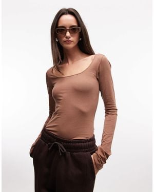 Monki Long Sleeve Slim Fit Scoop Neck T-Shirt - Brown