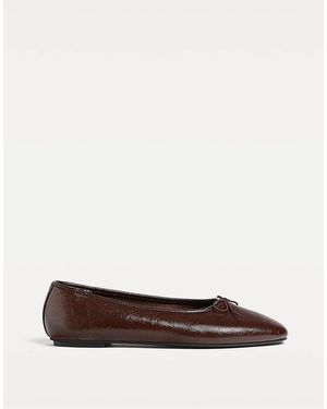 Stradivarius Faux-patent-finish Ballet Flats - Brown
