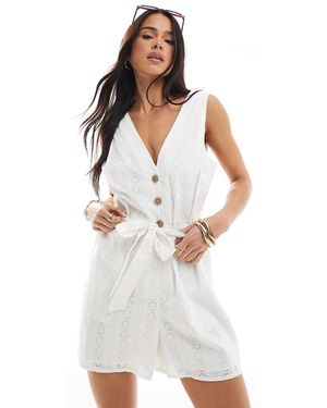 New Look Mouwloze Strandplaysuit Met Borduursels - Wit